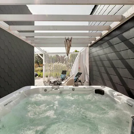 Ferienhaus Nowoczesny Z Jacuzzi 6